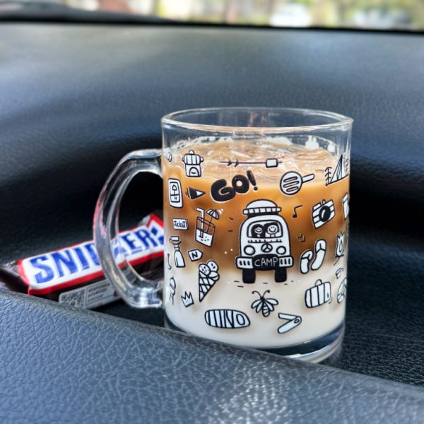 ماگ شیشه‌ای طرح کمپینگ و سفر